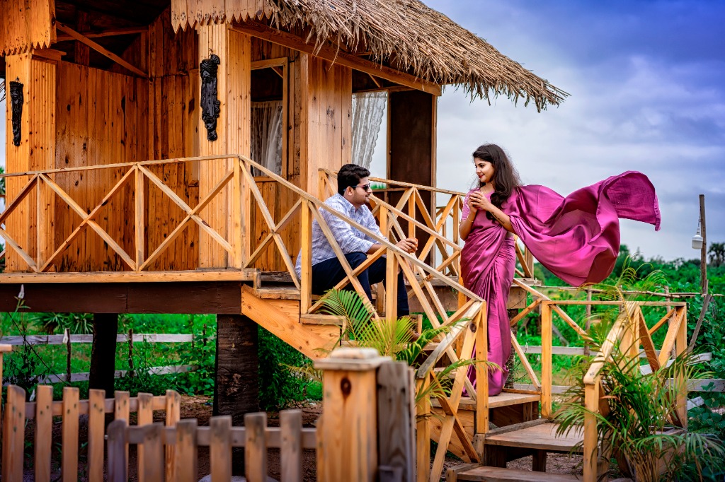 Wooden Treehouse Pink Saree Shoot